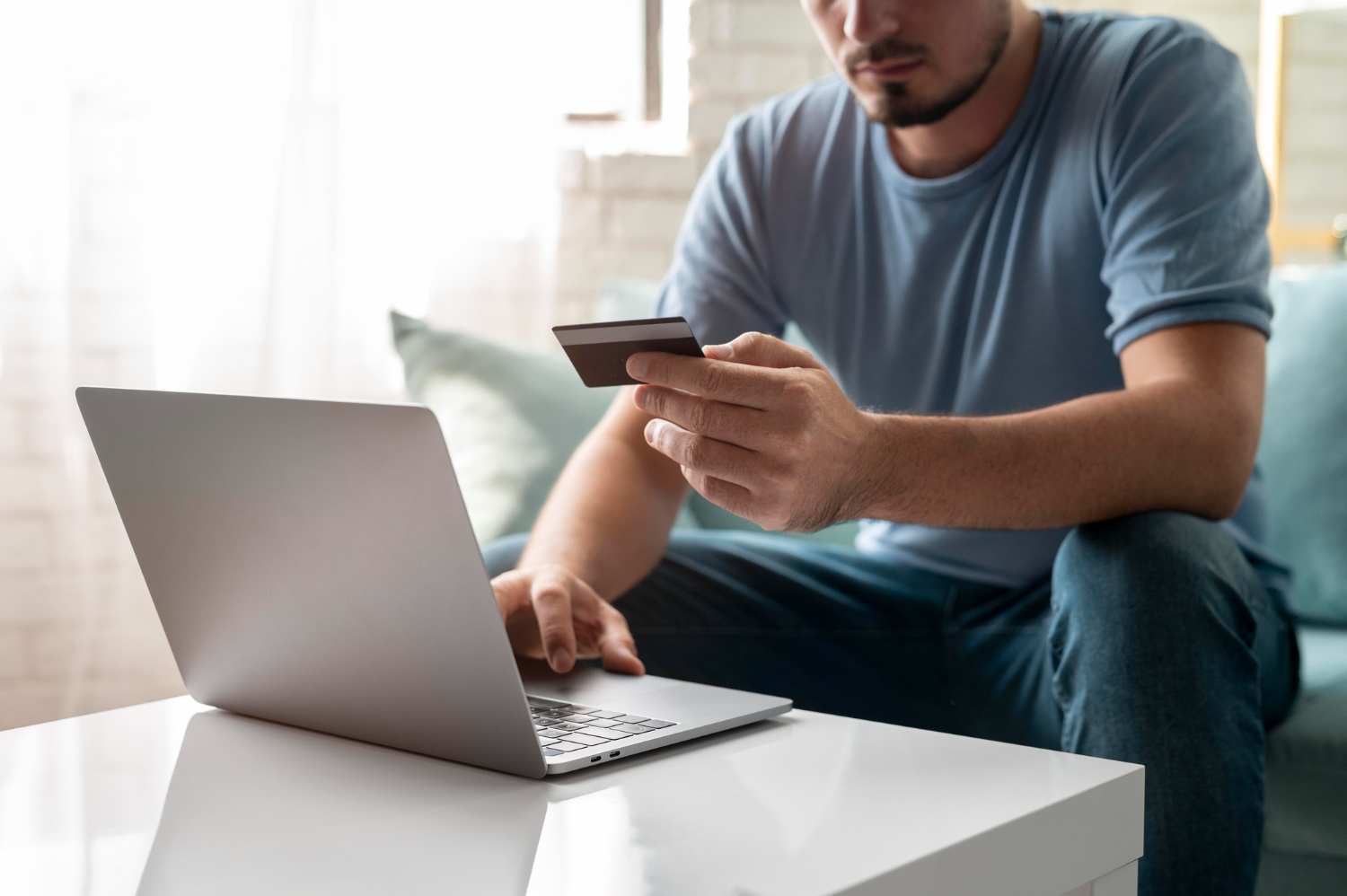 Perinteiset ja modernit maksutavat nettimaksamiseen