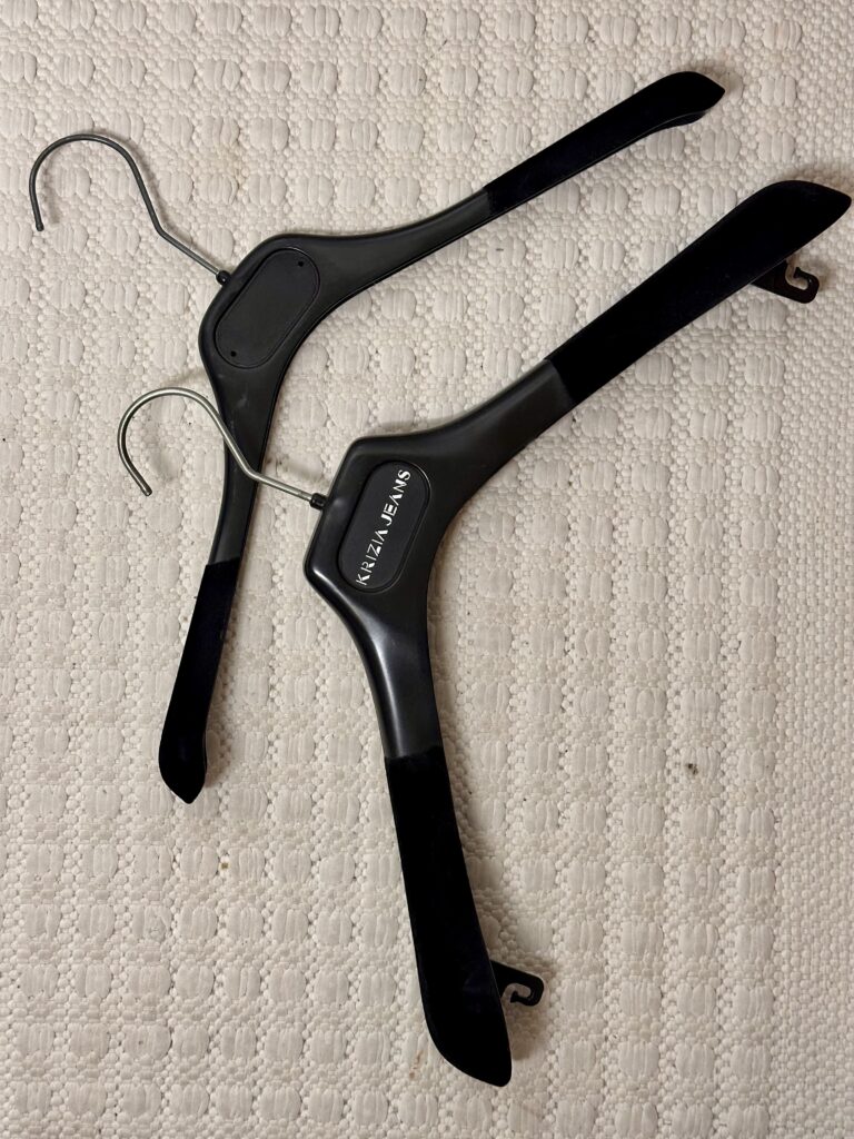 ripustin muotoiltu