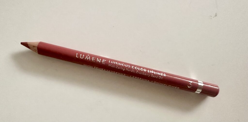 Lumene huultenrajauskkynät