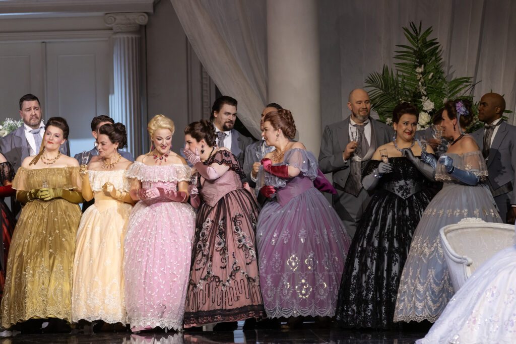 La Traviata puvut