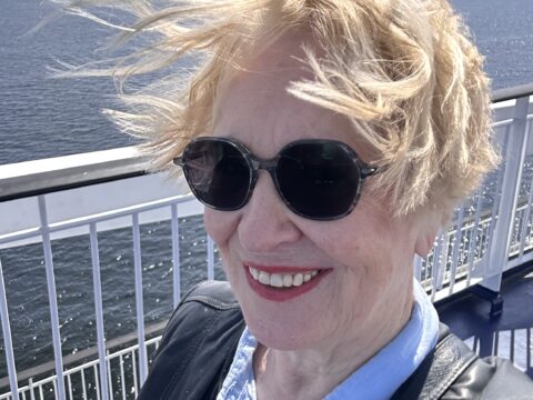 hiuskiinne-tuulen-tuiverrusta