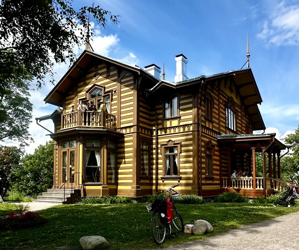 kahvilat-aino-ackte-huvila